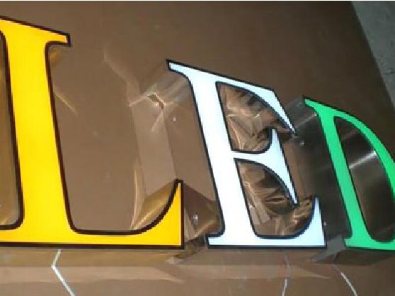 登封介绍LED招牌的基础知识。